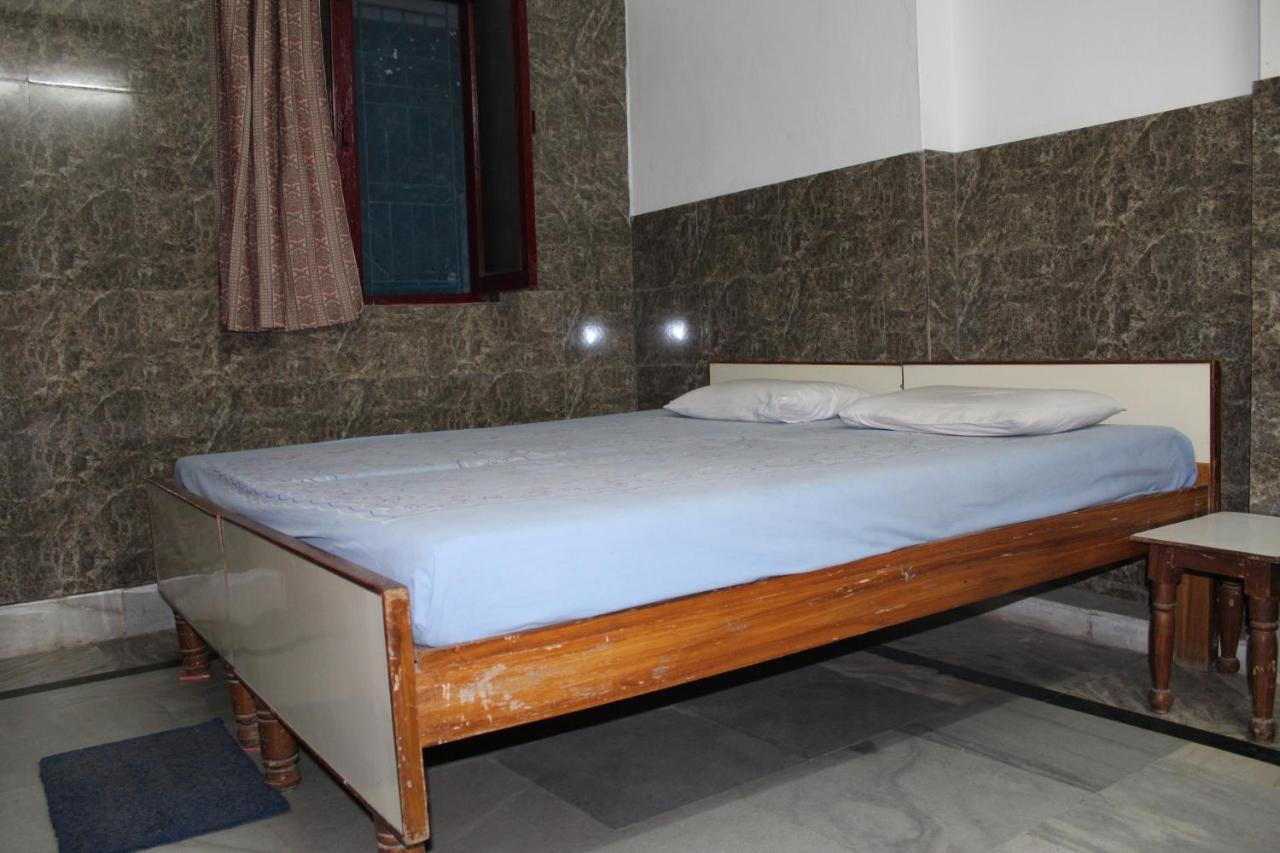 Laxmi Lodge ริชิเคช ภายนอก รูปภาพ